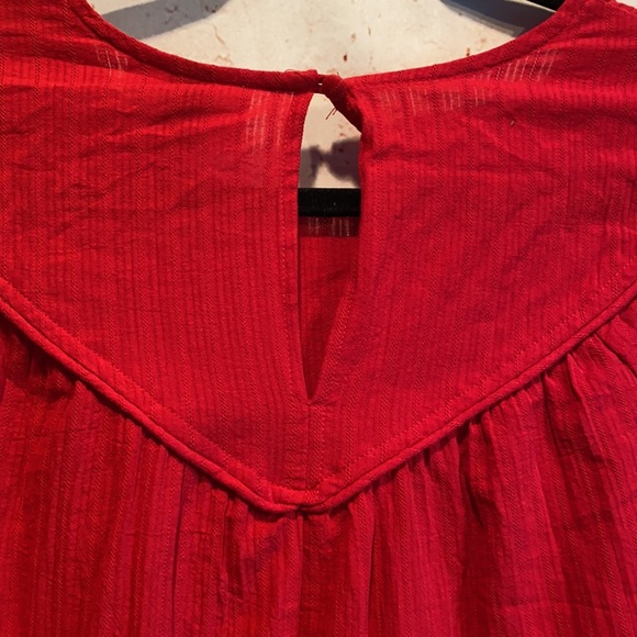 Universal Threads long sleeve red key hole blouse - Picture 7 of 7